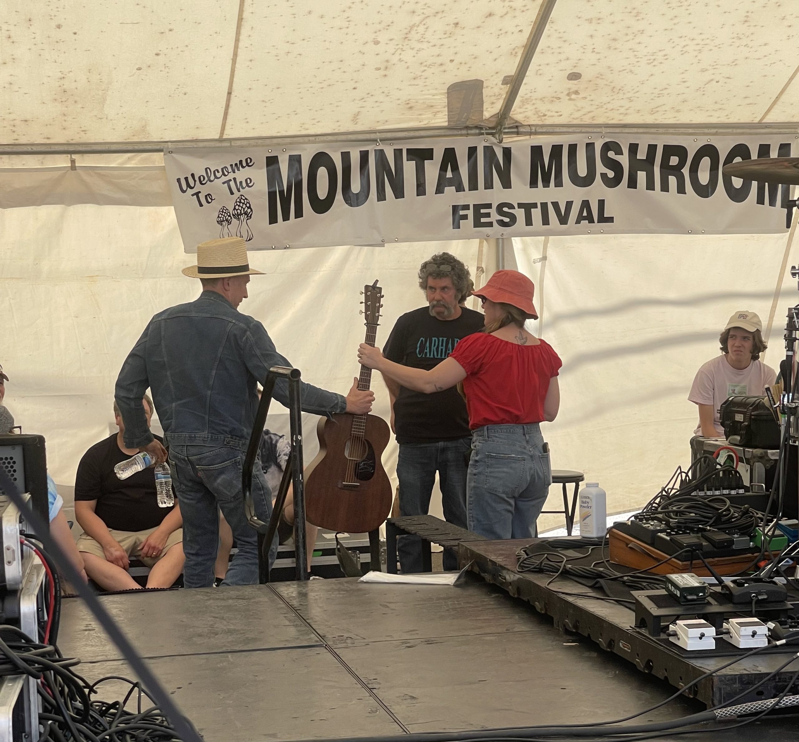 Senora May, Tyler Childers announce pregnancy at Mountain Mushroom festival