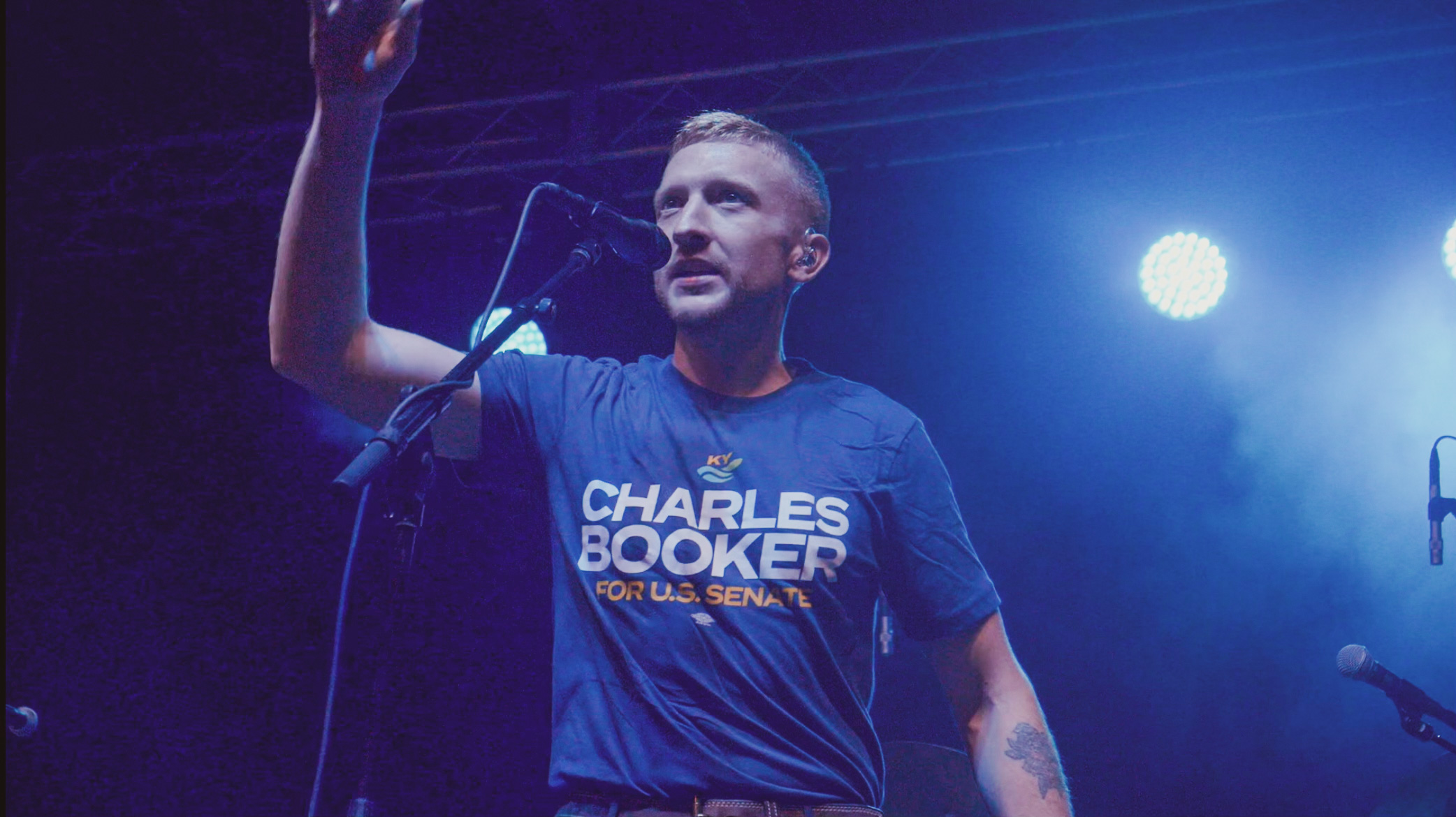 Tyler Childers wears Charles Booker shirt for closing performance of Septemberfest