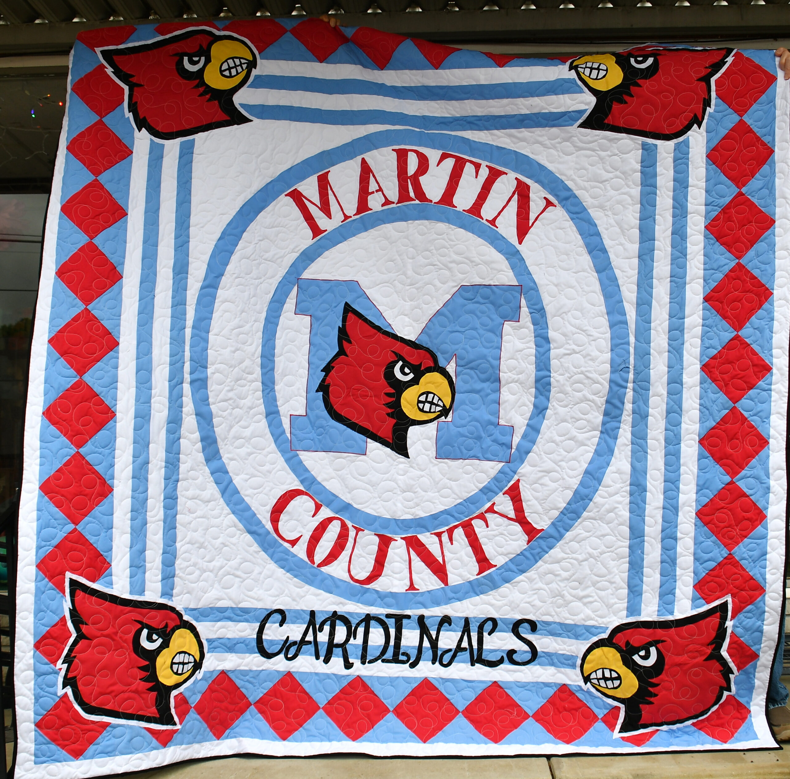 Sew ‘N Sew raffling 94×98 Cardinal Quilt