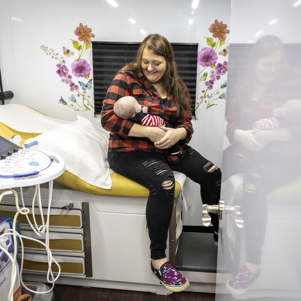 Not all expectant moms can reach a doctor’s office. This Kentucky clinic travels to them.