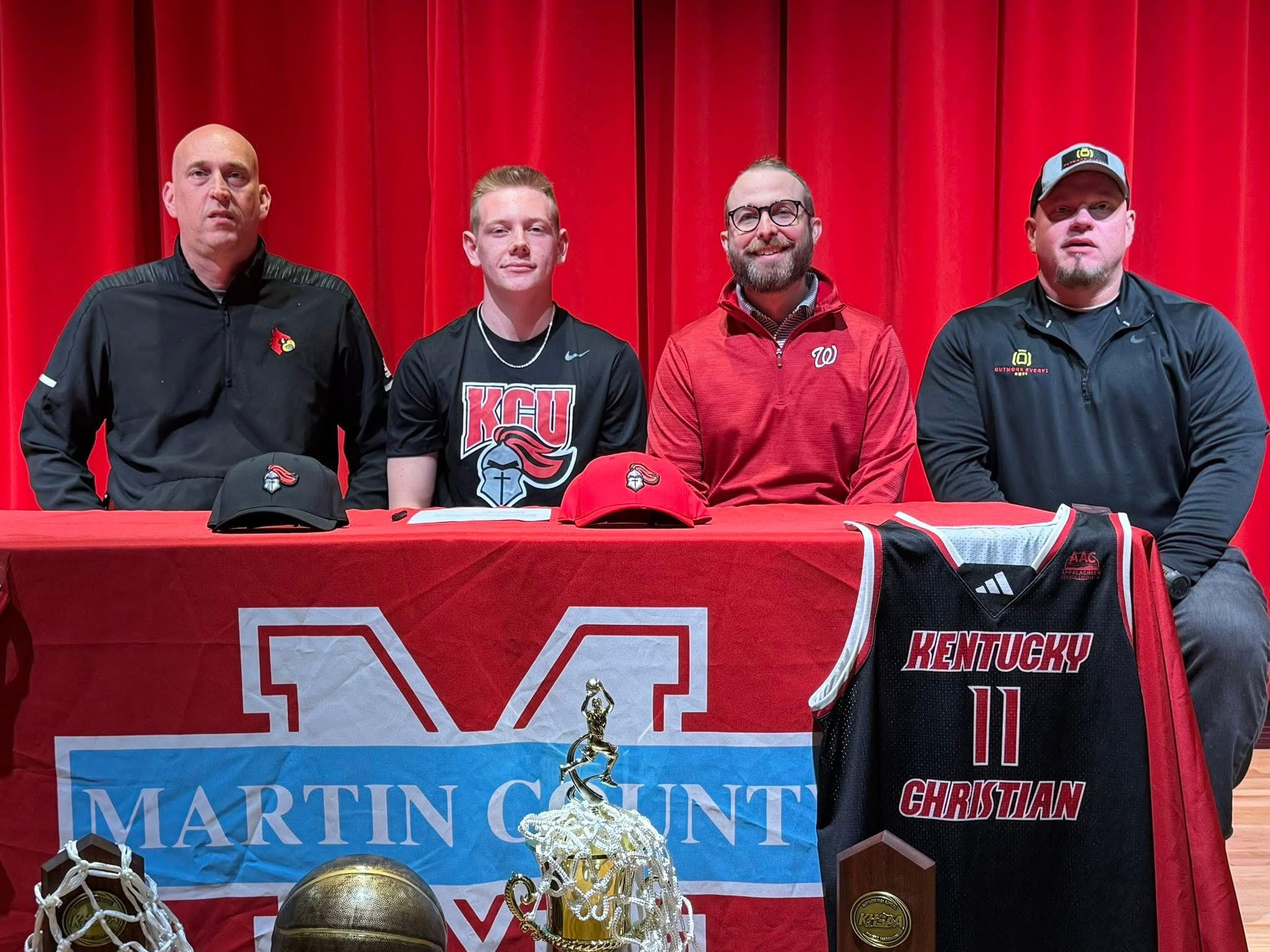 Peyton Davis signs with KCU 