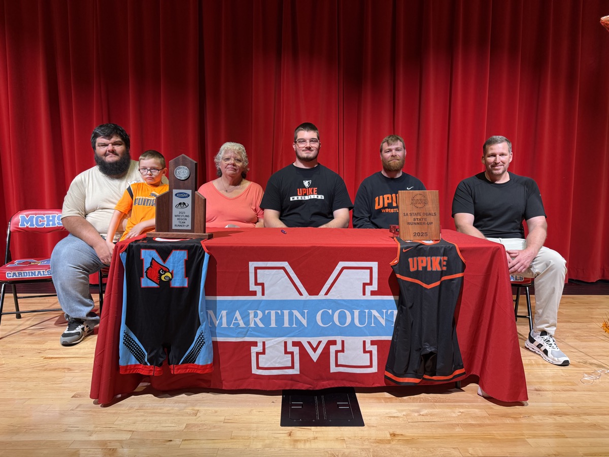 Lowe to continue wrestling at UPIKE