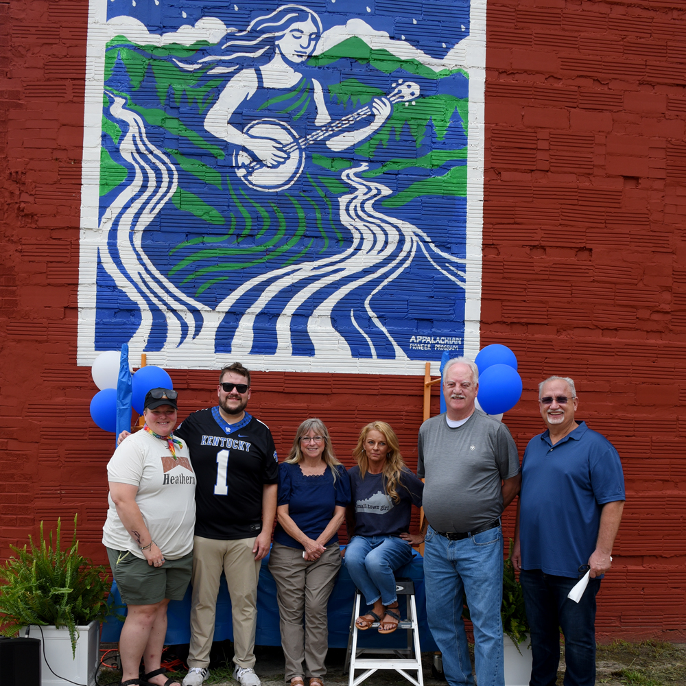 Mural unveiled in Inez honors fight for clean water