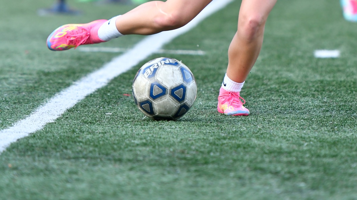 Lady Cards take down Russell for first time