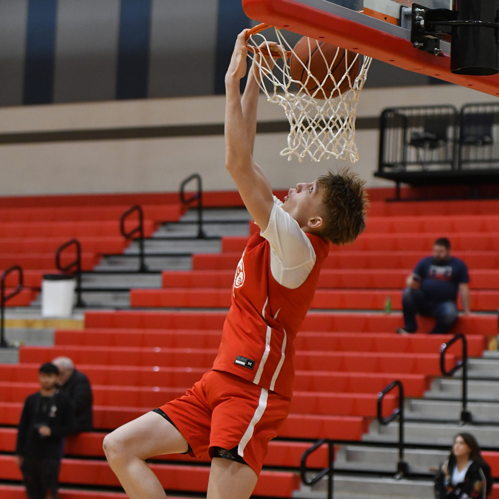 Cards roll past Knott in scrimmage