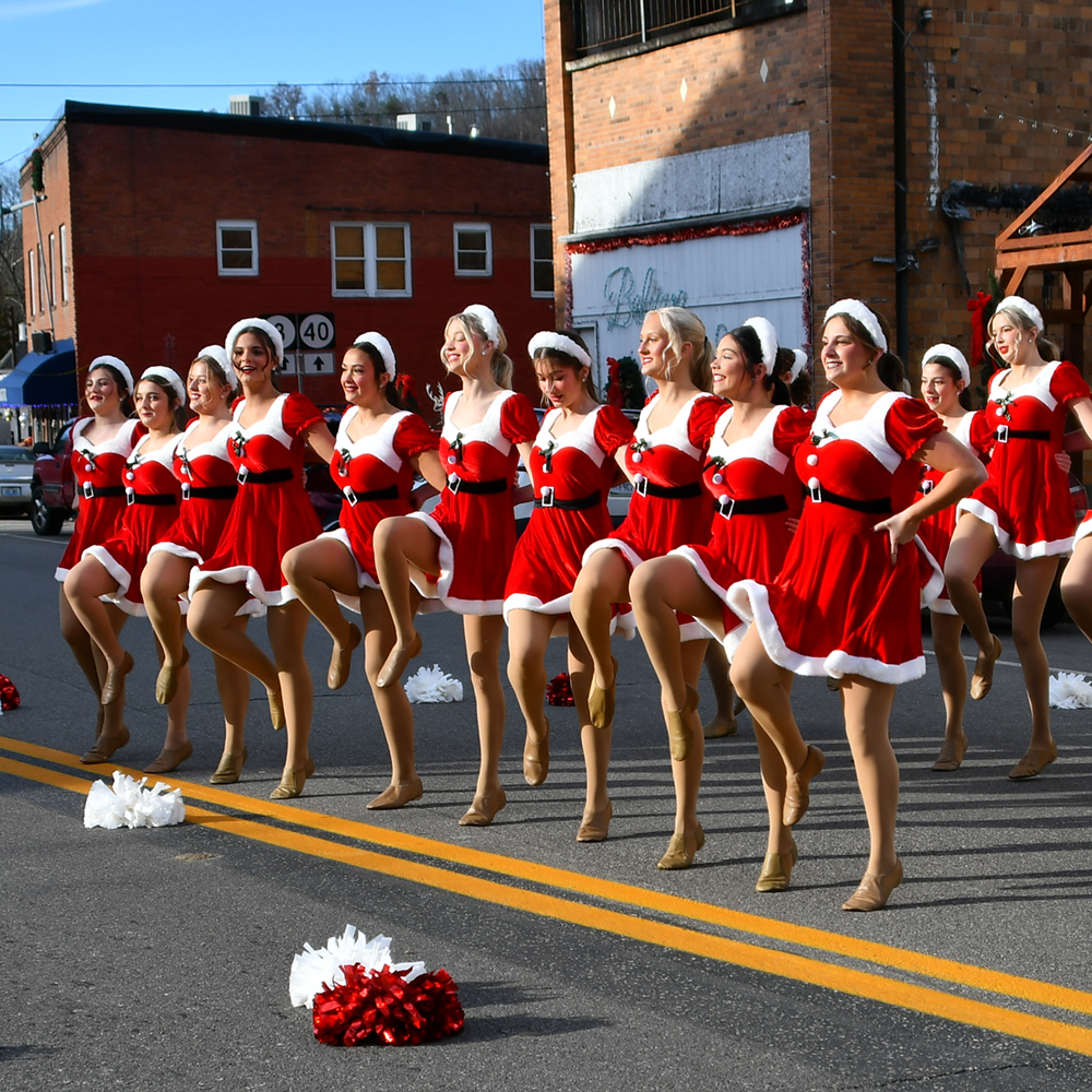 Christmas in the Mountains to transform Inez Dec. 7-13