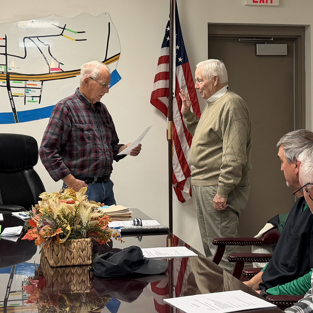 Kermit swears in Kominar