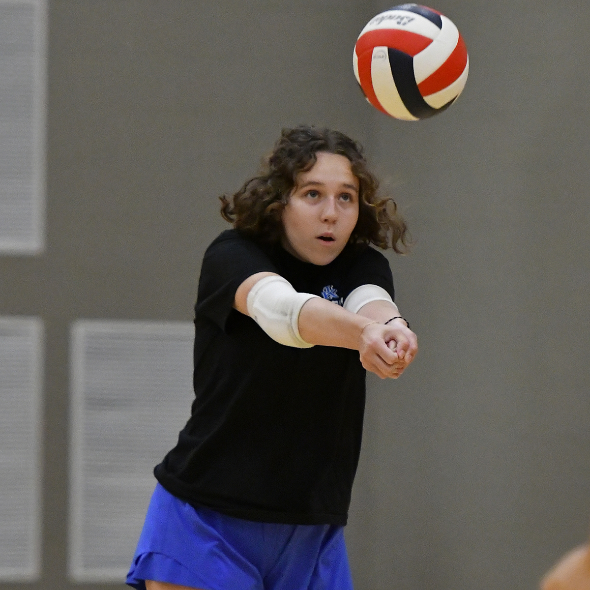 Lady Cards volleyball scrimmages under direction of new coach